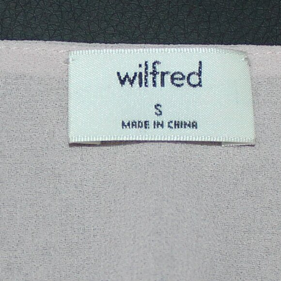 Wilfred  Aritzia Sofiane Cropped Blouse woman V-neck button up  size small - Picture 8 of 8